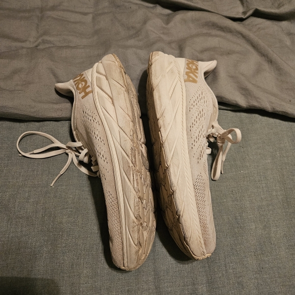 Hoka white cliffton shoes - Picture 5 of 6